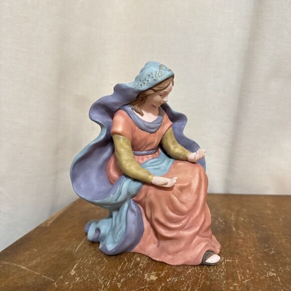 Kirkland‎ Signature Replacement Piece Mother Mary Porcelain Nativity Set #75177 - Picture 1 of 9